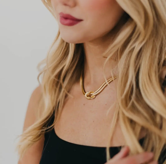 Knot Necklace
