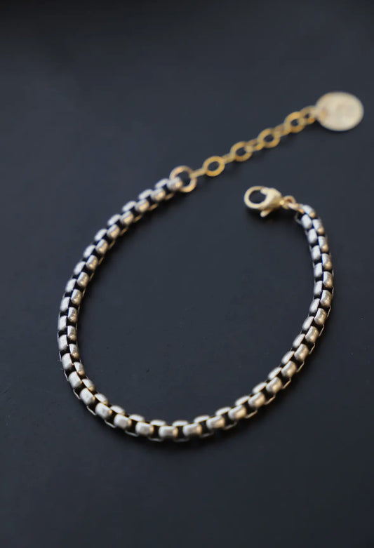 Nova Antique Silver Round Box Bracelet
