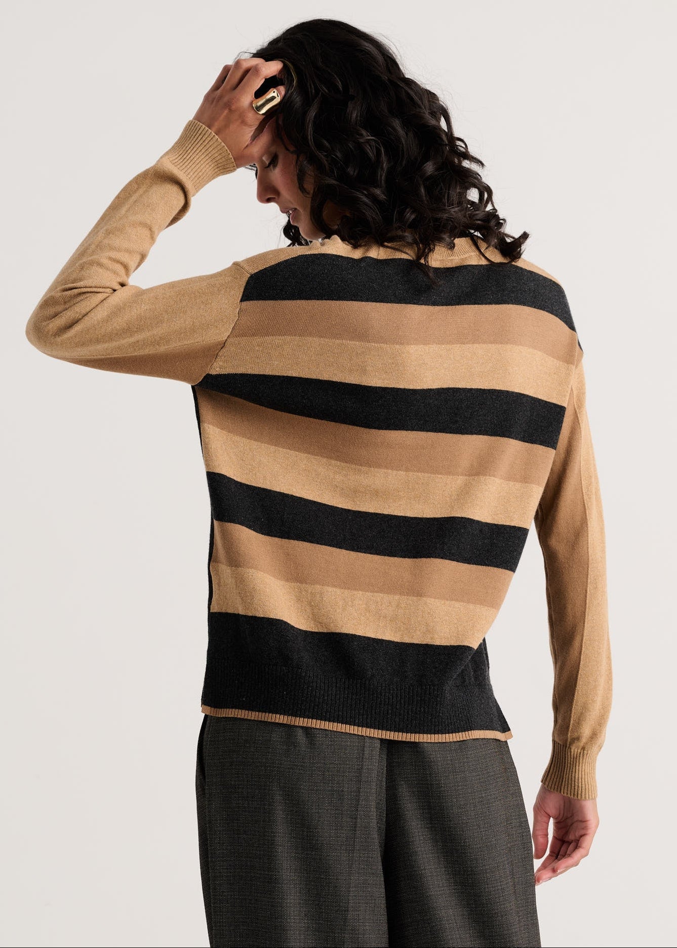 Zaket & Plover Color Theory V-Neck Sweater