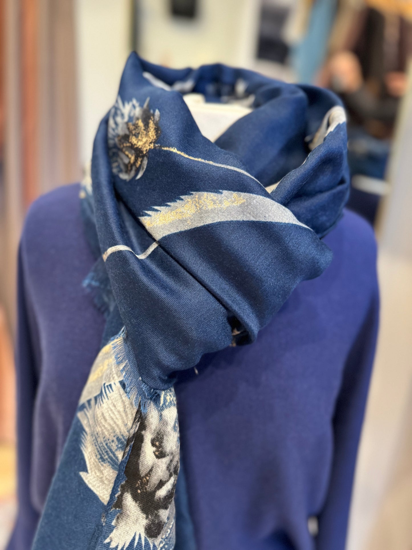 Lightweight Gold Lurex Flower Scarf