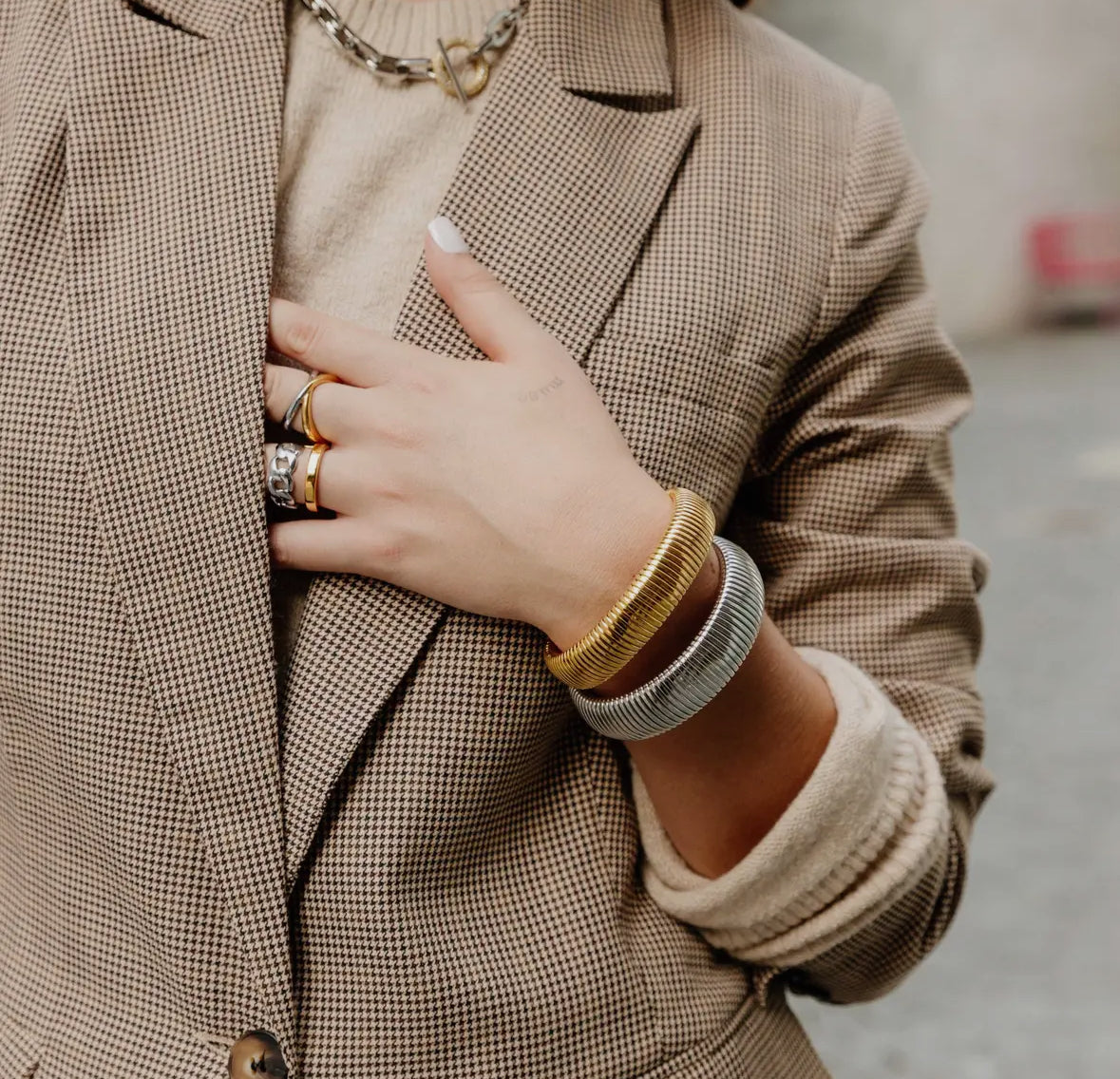 Veronica Chinky Gold Stretch Bangle Bracelet