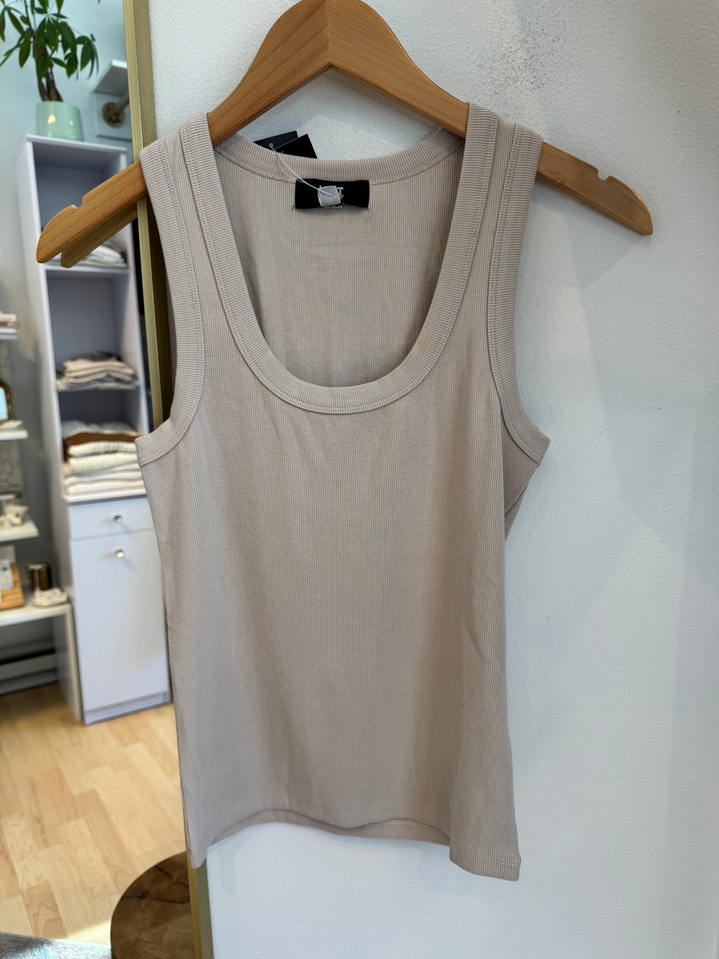 Anastasia Ribbed Scoop Tank