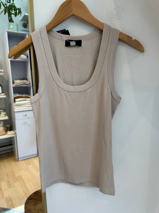 Anastasia Ribbed Scoop Tank