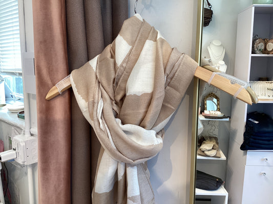 Camel geometric scarf