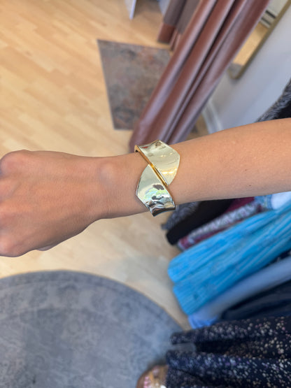 Chunky crossover bangle