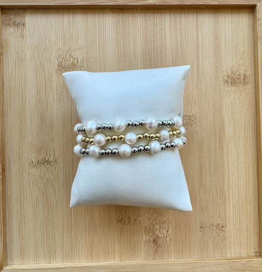 Pearl beaded bracelet