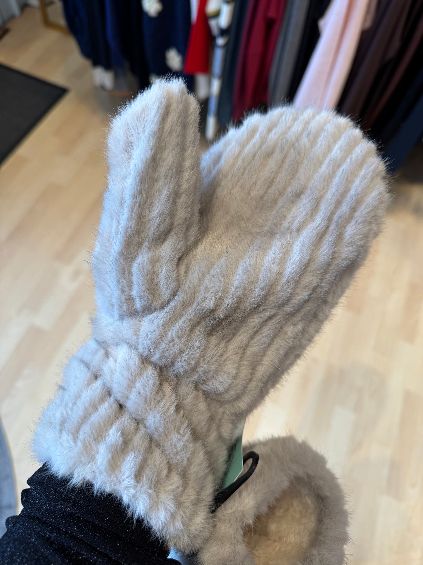 Lux Faux Fur Mittens