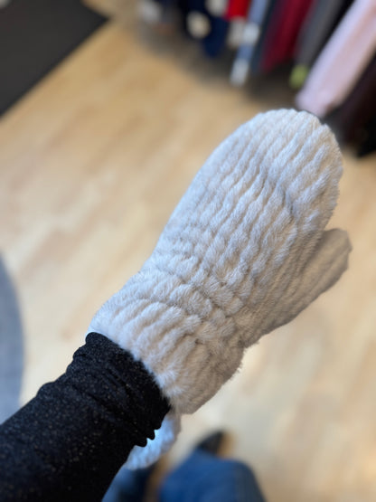 Lux Faux Fur Mittens