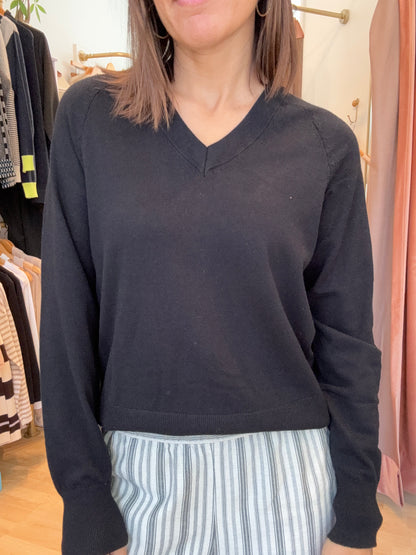 Otis Essential V-Neck Sweater