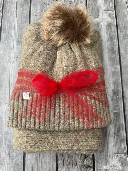 Confetti Set - Pom and Scarf